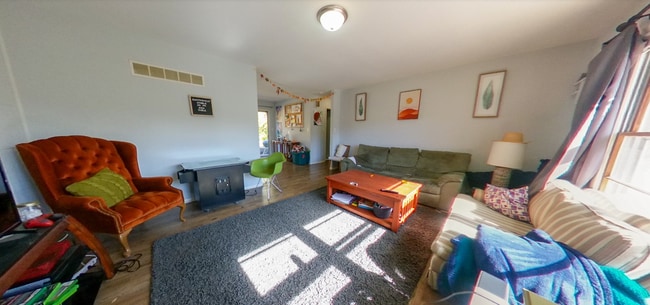 Building Photo - 3D Tour Available - Pet Friendly + Attached Garage + Washer & Dryer! Available August 1st!