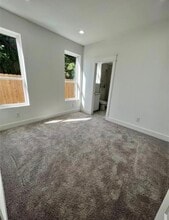 Building Photo - 505 Schweikhardt St
