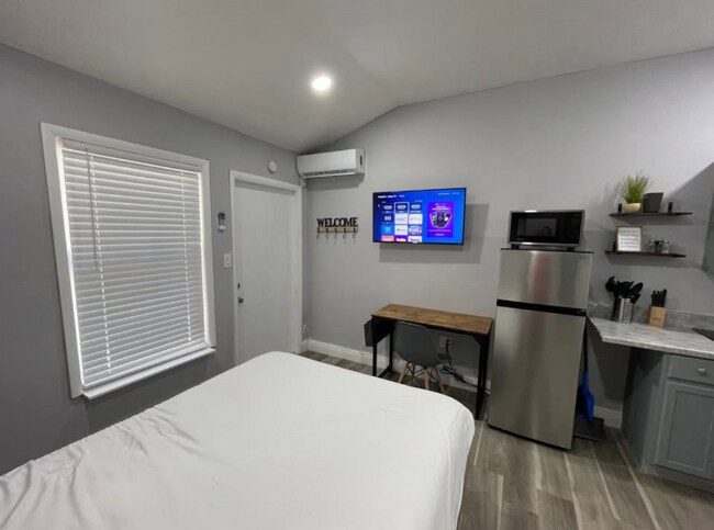 Foto del edificio - 1367 Riverland Rd