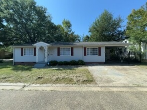 Building Photo - 2605 Lilly St