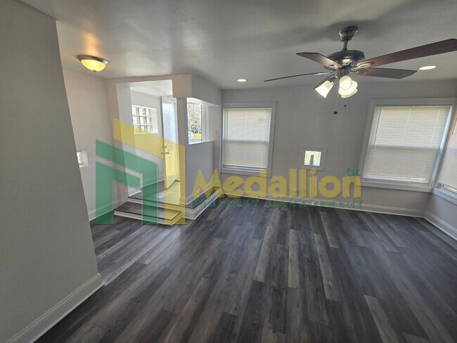 Foto del edificio - Updated 3-Bedroom Single-Level Home with Backyard Space