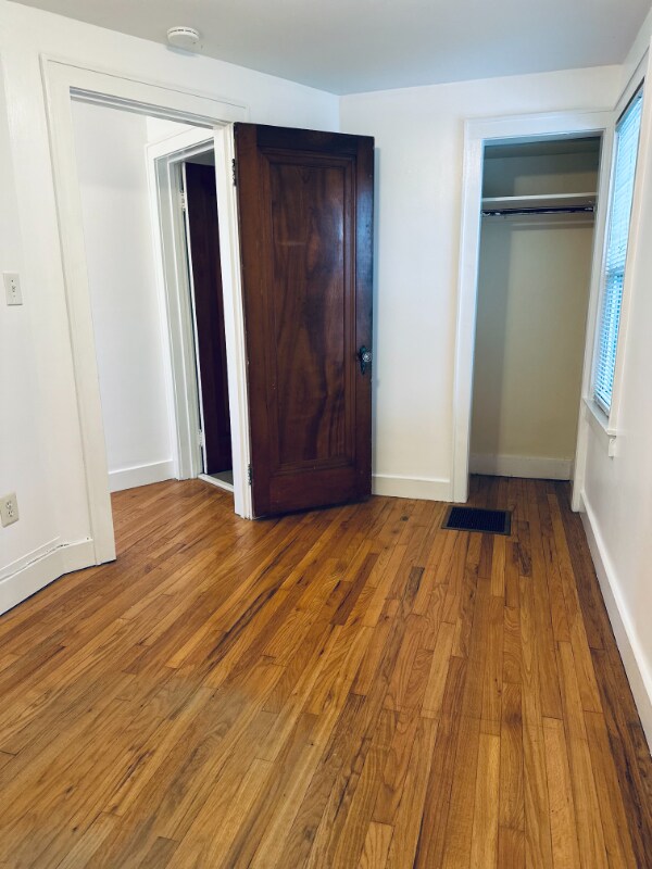 Foto del edificio - 122 W Houstonia Ave