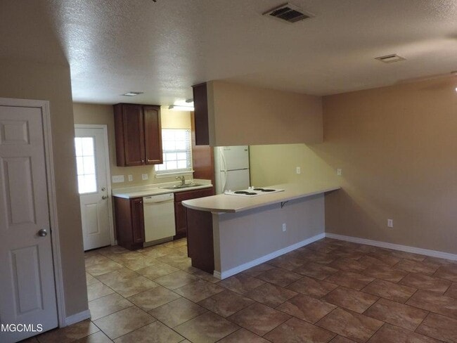 Photo - 207 Reed Ave Apartment