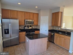 Building Photo - 5504 Sacramento Mews Pl