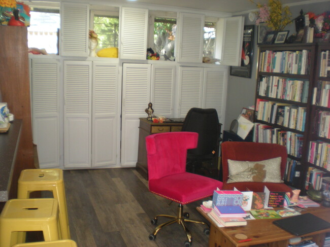 Foto del edificio - 10657 Woodbridge St