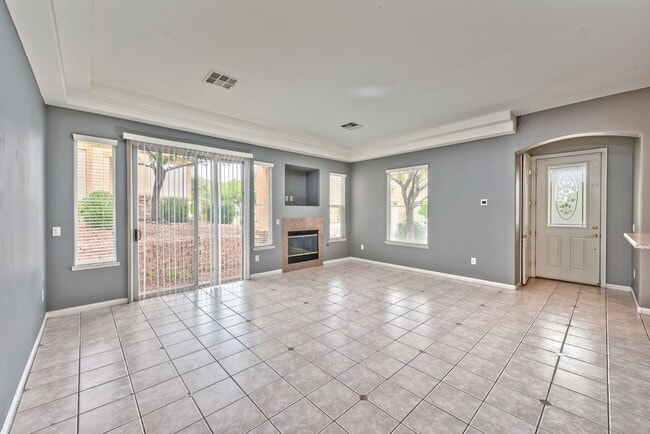 Building Photo - 220 Lorryn Ln