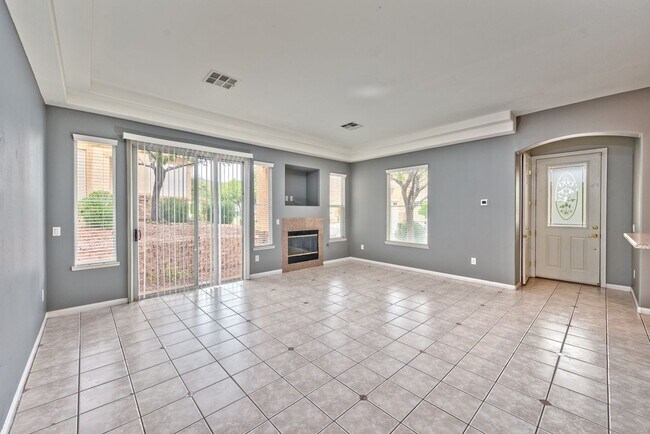 Foto del edificio - 220 Lorryn Ln
