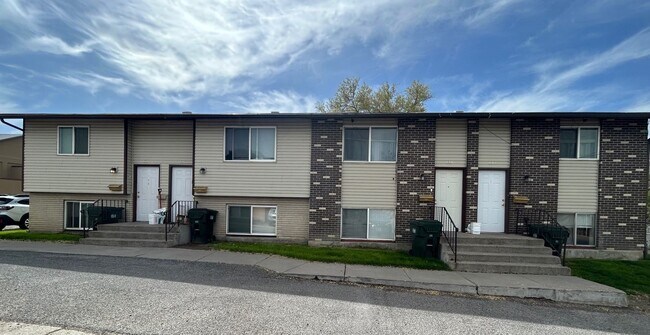 Building Photo - 821 S. Main-