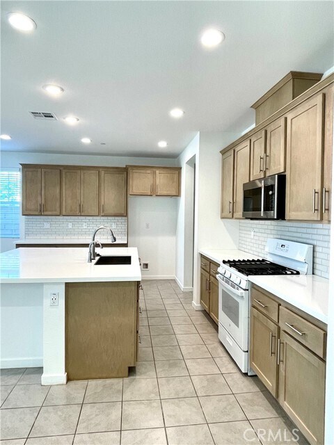 Building Photo - 32857 Tannat Dr