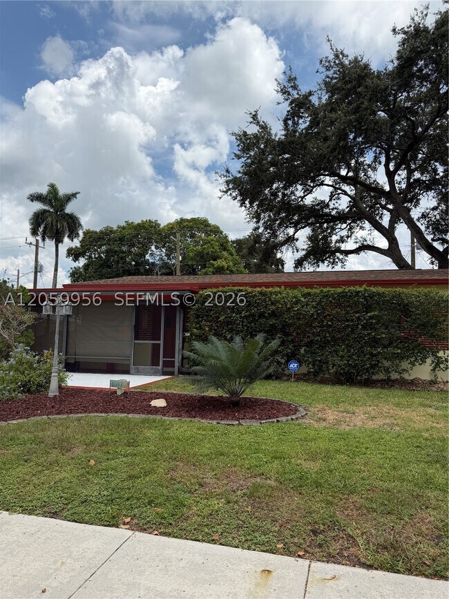 Foto del edificio - 6717 Raleigh St