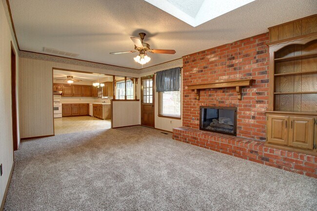 Foto del edificio - 316 Ramblewood Terrace