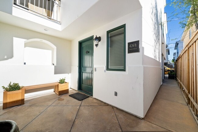 Building Photo - Light-Filled Furnished Townhouse with Rooftop Deck in Corona del Mar