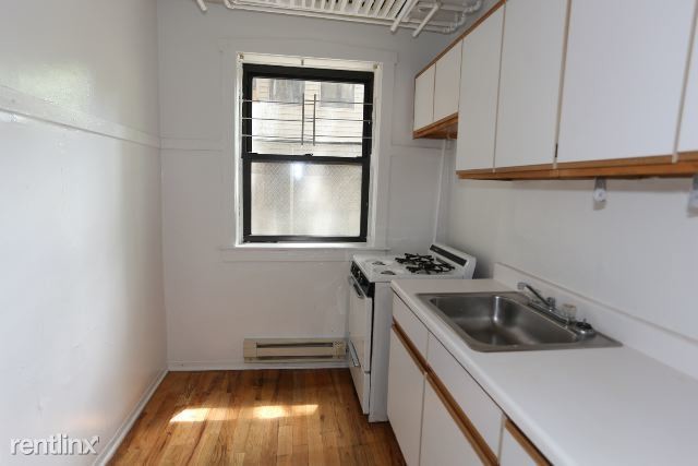 Foto del edificio - 713 W Brompton Ave