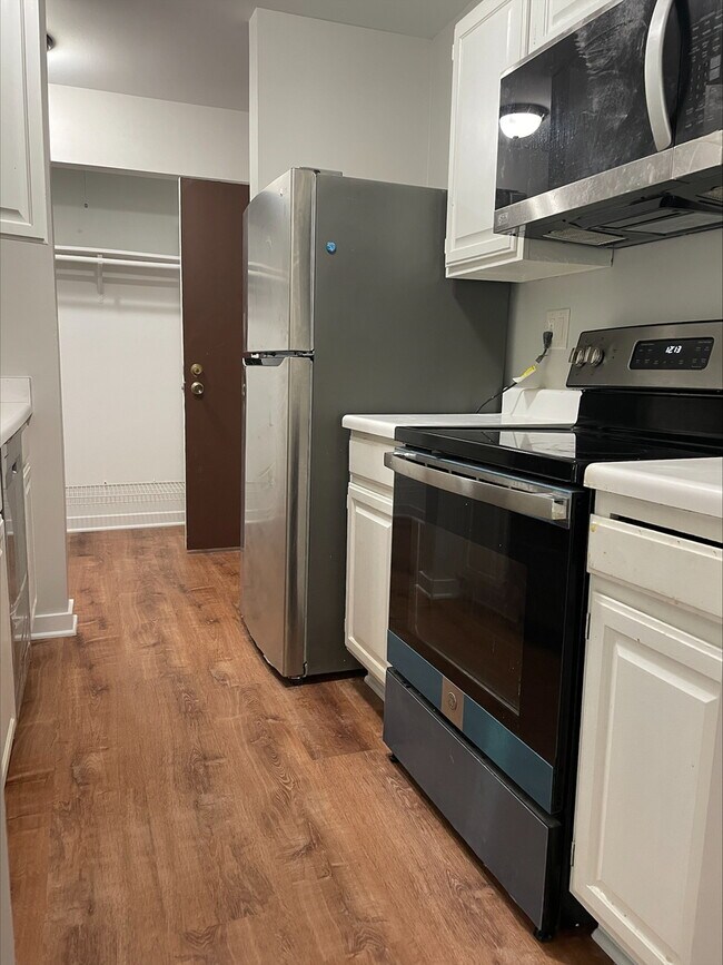 Foto del edificio - 1813 Hemlock Pl