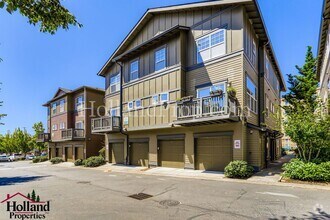 Building Photo - 1010 SW 170th Ave