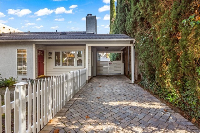 Building Photo - 4442 Vesper Ave