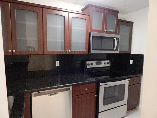 Foto del edificio - 844 Twin Lakes Dr