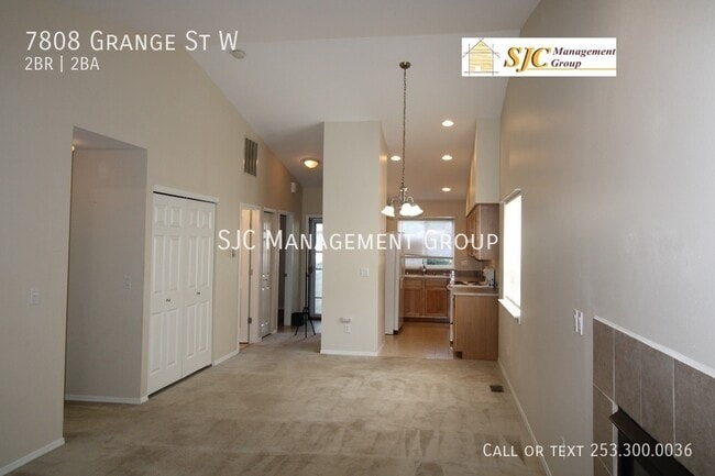 Building Photo - Two bedroom 1.5 bath condo in Lakewood for...