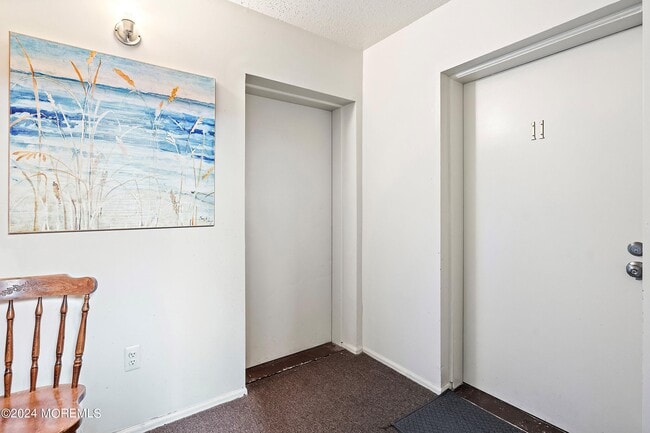 Building Photo - 98 Beachway Ave