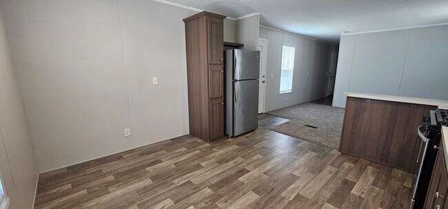 Foto del edificio - 131 Redwood Ct