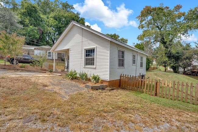 Foto del edificio - 203 3rd Ave NE