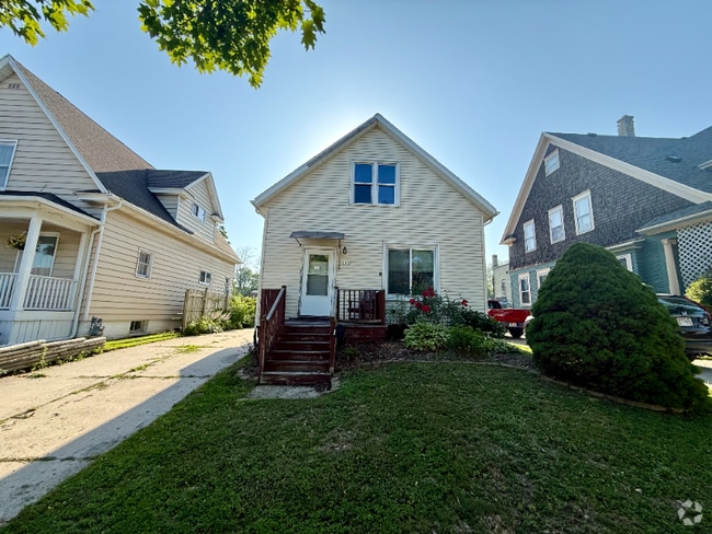 Building Photo - 1126 S 17th St