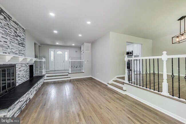 Building Photo - 11518 Carroll Ct