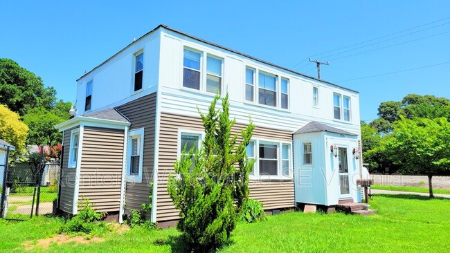 Building Photo - 1720 Seaboard Ave