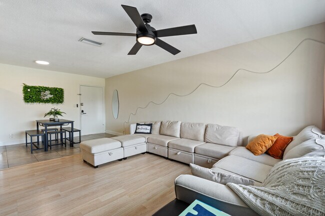Foto del edificio - 299 SW 7th St