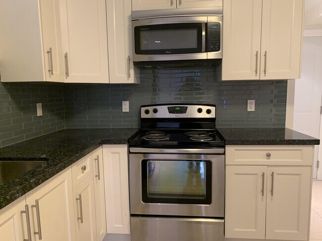 Photo du bâtiment - 2775 W 14th Ave