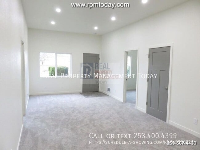Foto del edificio - 703 S. Ainsworth-D