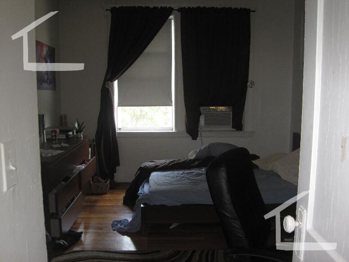 Foto del edificio - Charming 2 Bedroom-No Broker Fee