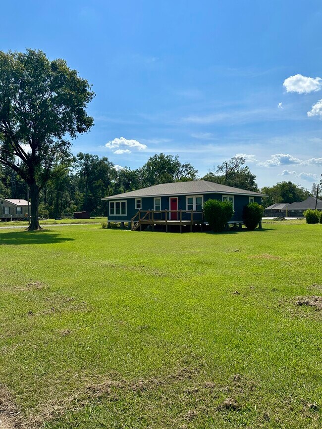 Foto del edificio - 12149 J C Rd