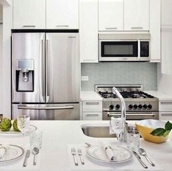Foto principal - 227 E 77th St