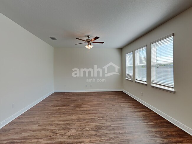 Building Photo - 1109 Sky Lakes Drive