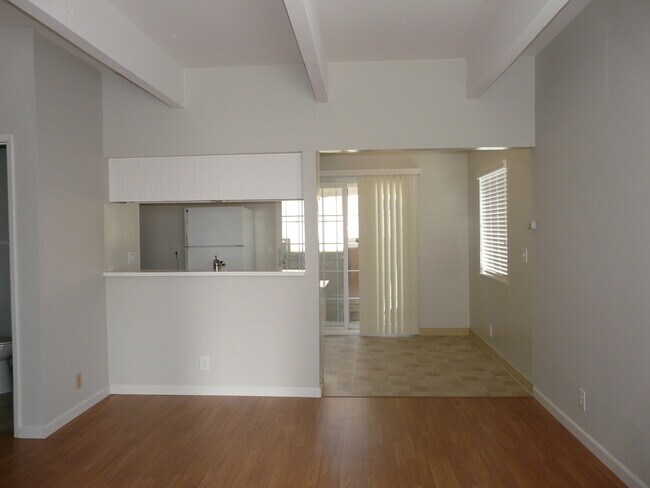 Foto del edificio - Morse Ave 630