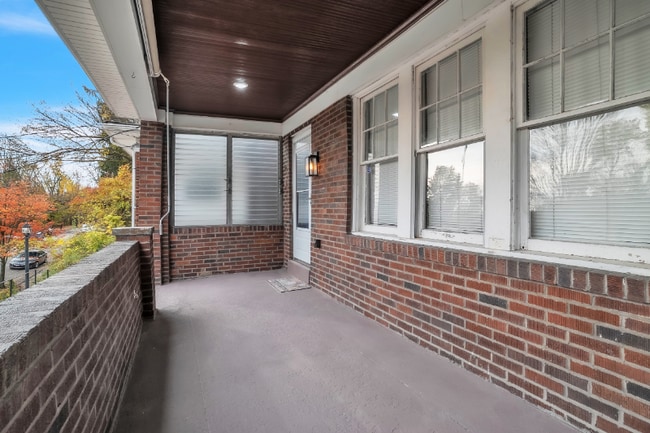 Foto del edificio - 6513 Stanton Ave