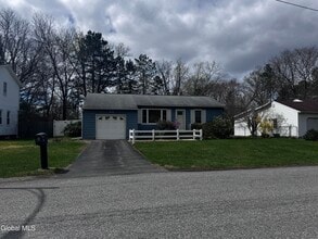 Building Photo - 13 Richards Dr