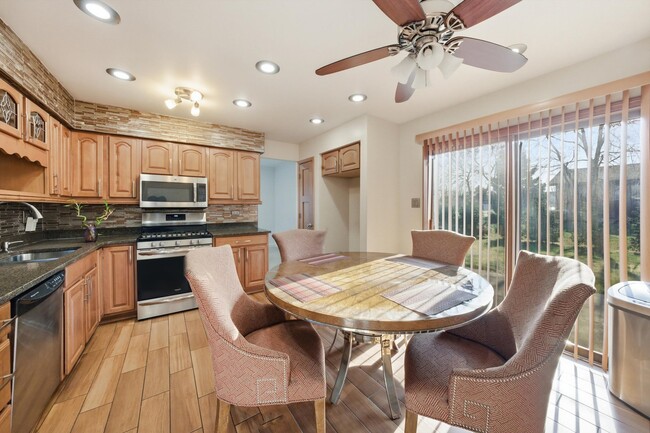 Foto del edificio - 1200 Jacqueline Dr