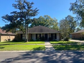 Building Photo - 2437 Bernwood Dr