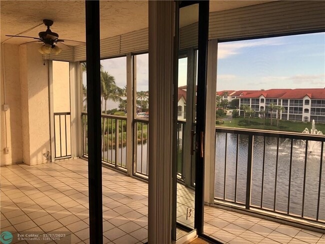 Building Photo - 7030 Half Moon Cir