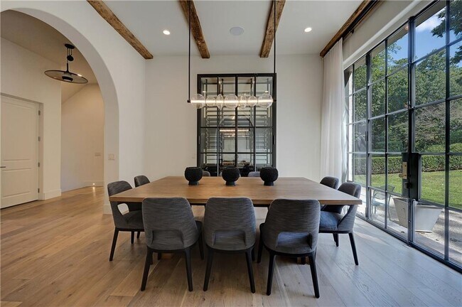 Building Photo - 3570 Knollwood Dr NW
