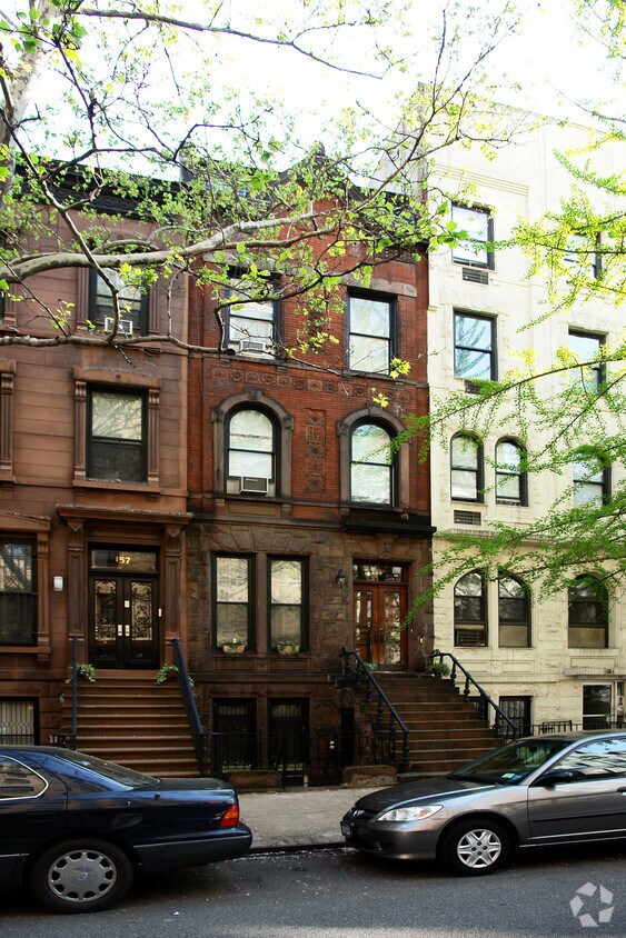 Building Photo - 155 W 87th St