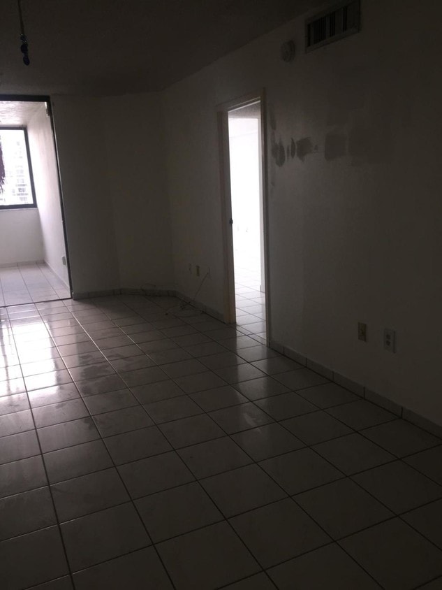 Foto del edificio - 6937 Bay Dr