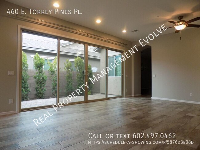 Foto del edificio - 460 E Torrey Pines Pl