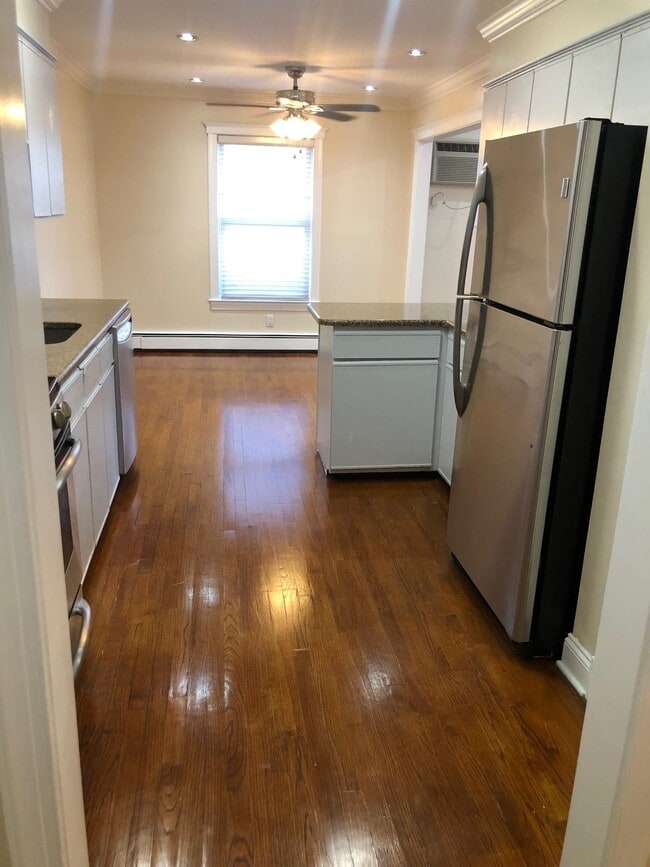 Foto del edificio - 38 Riverview Ct