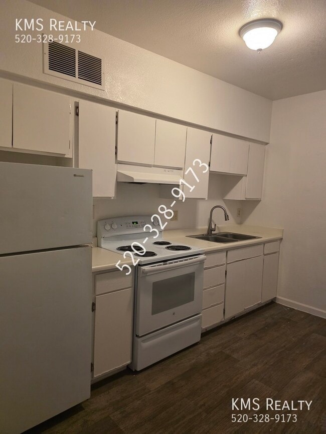 Building Photo - 631 W Kelso-