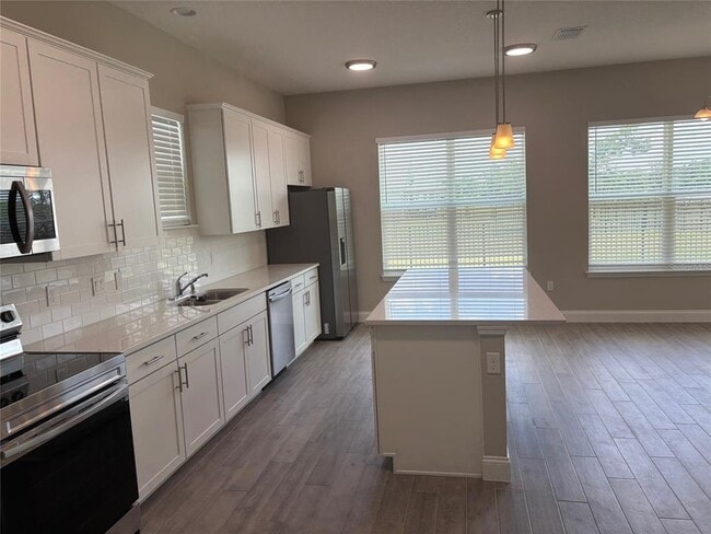 Foto del edificio - 6643 Heather Rd