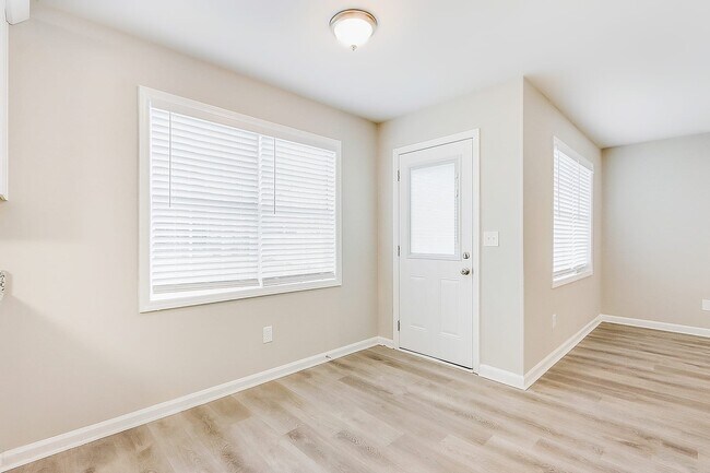 Building Photo - 1430 Rose Pointe Dr