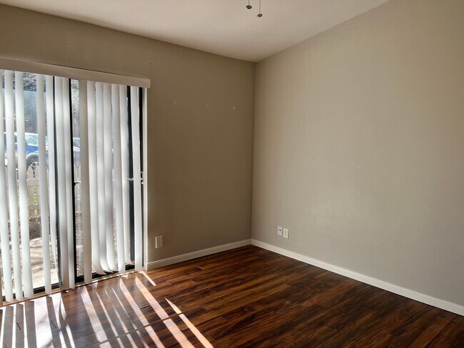 Foto del edificio - Cute 1/1 Close to Downtown!!